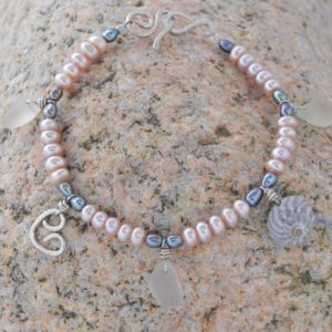 Guernsey seaglass and freshwater pearl bracelet.